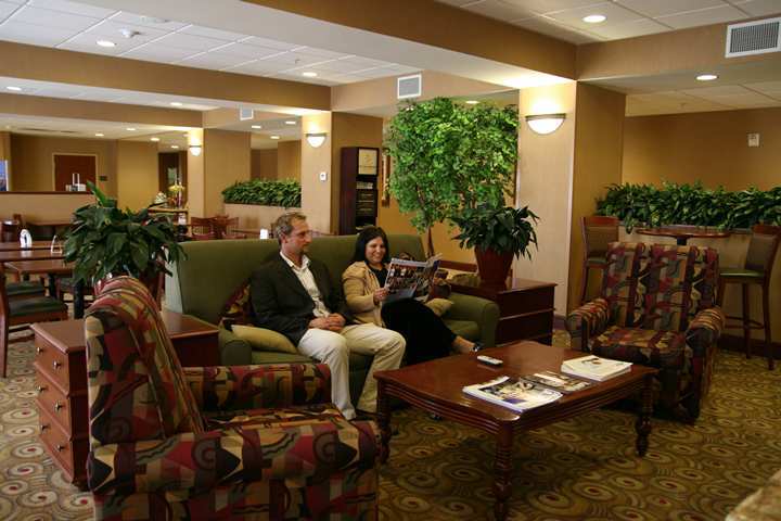 HamptonInnLobby